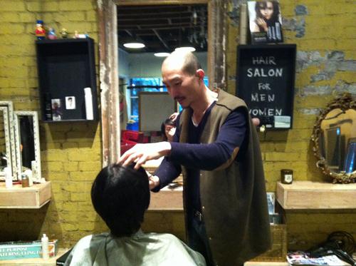 A haircut at Hurwundeki